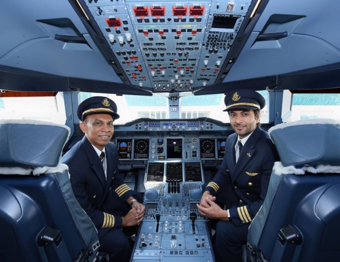 கட்டுநாயக்க வந்த யு-380விமானம்! இலங்கை விமானிக்கு கிடைத்த கௌரவம்