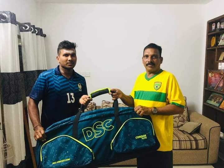 வீரகத்திப்பிள்ளை ம.வி விளையாட்டுப் பயிற்றுவிப்பாளர், கே.பி பவுண்டேசனால் பாராட்டி கௌரவிப்பு