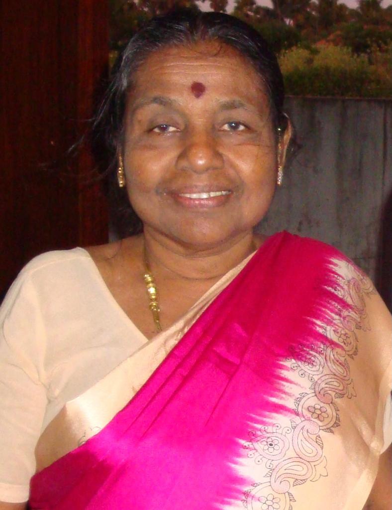 இறந்த பின்னும் மருத்துவ மாணவர்களின் கனவுகளுடன் வாழவிருக்கும் அமரர் சோமசுந்தரம் கமலாதேவி (வசந்தா, கண்மணி)