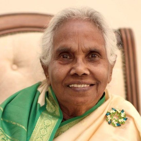 கனடாவில் முதுகலை பட்டம் பெற்ற 87 வயது இலங்கை தமிழ் பெண்