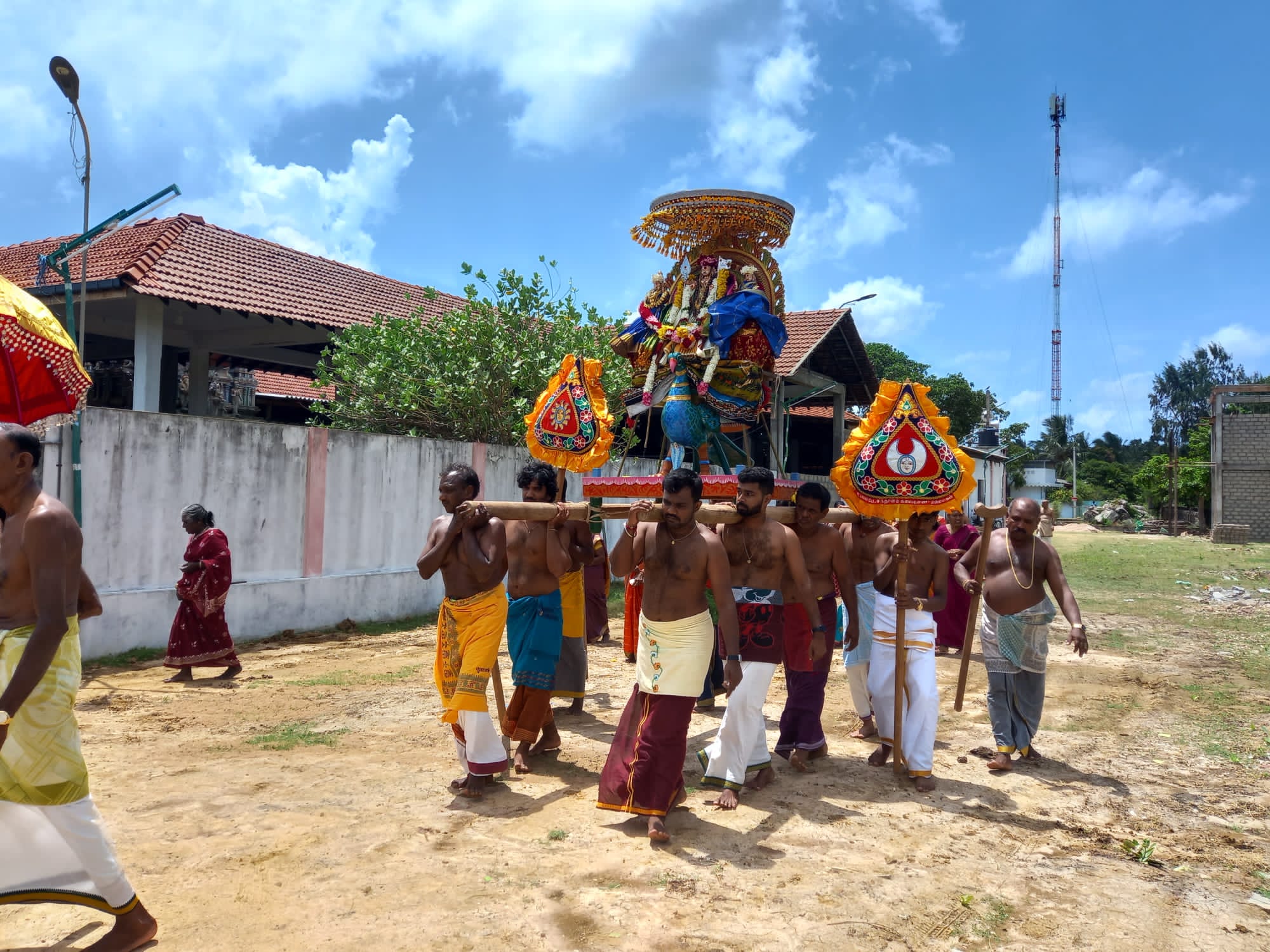 வல்வை தீருவில் ஶ்ரீவயல்முருகன் ஆலய ஆறாம் நாள் பகல் திருவிழா