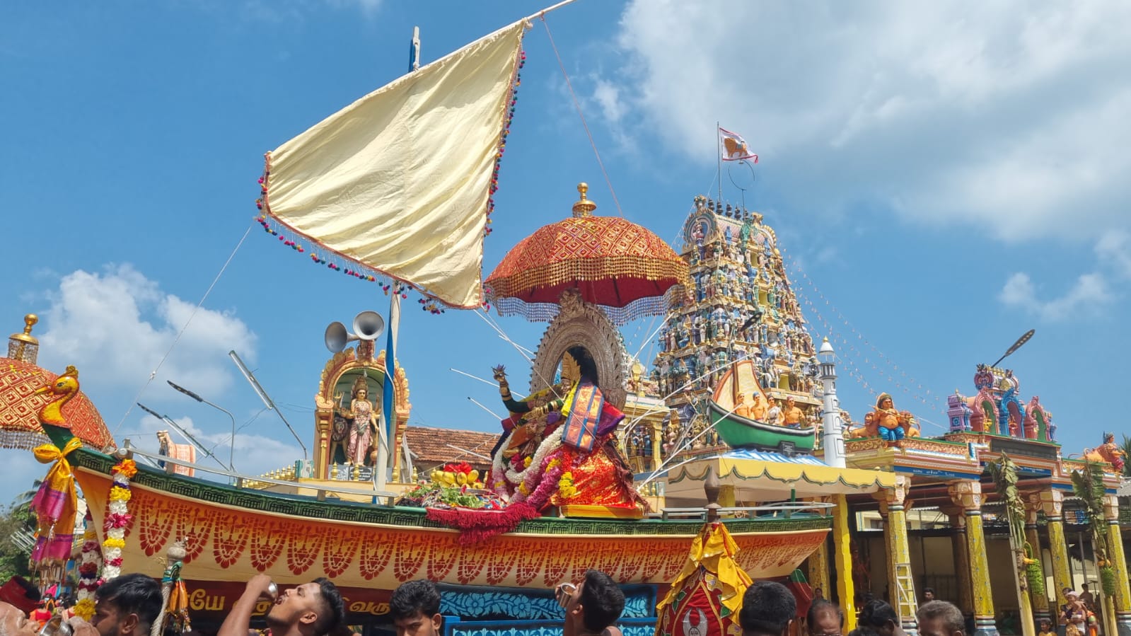 வல்வை முத்துமாரி அம்மன் ஆலய 3ம் நாள் பகல்த்திருவிழா 23.04.2023 பகுதி 2