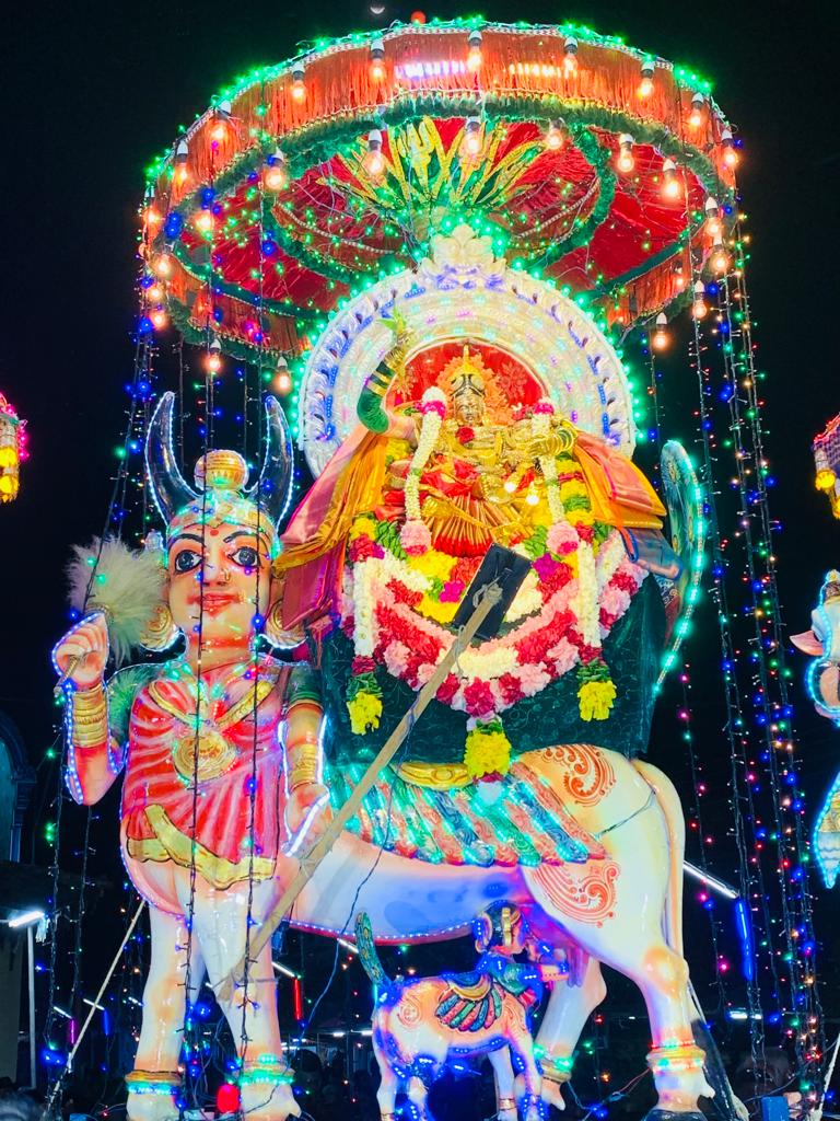 வல்வை முத்துமாரி அம்மன் ஆலய 6ம் நாள் இரவுத்திருவிழா 26.04.2023 பகுதி 2