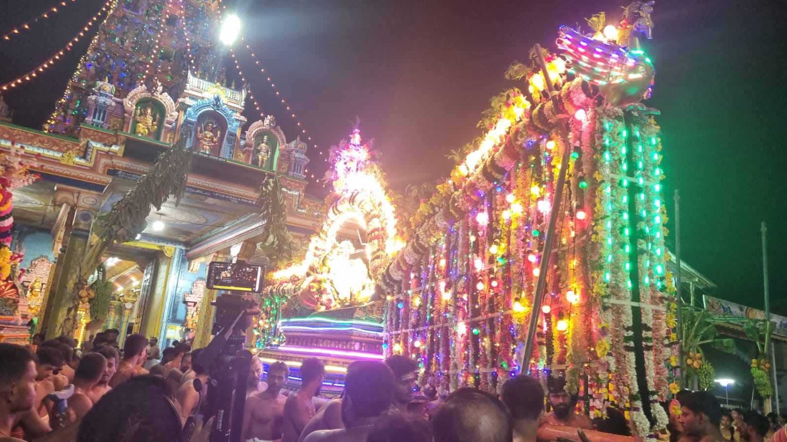 வல்வை முத்துமாரி அம்மன் ஆலய 10ம் நாள் இரவுத்திருவிழா 30.04.2023